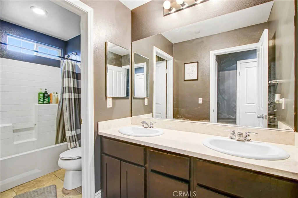 17582 Comfrey, San Bernardino, California 92407 home-pic-11
