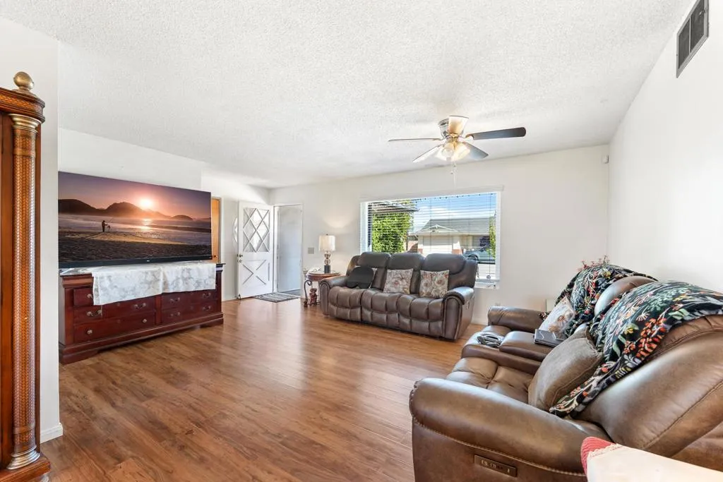 381 Olympia Way, Hemet, California 92543 home-pic-7