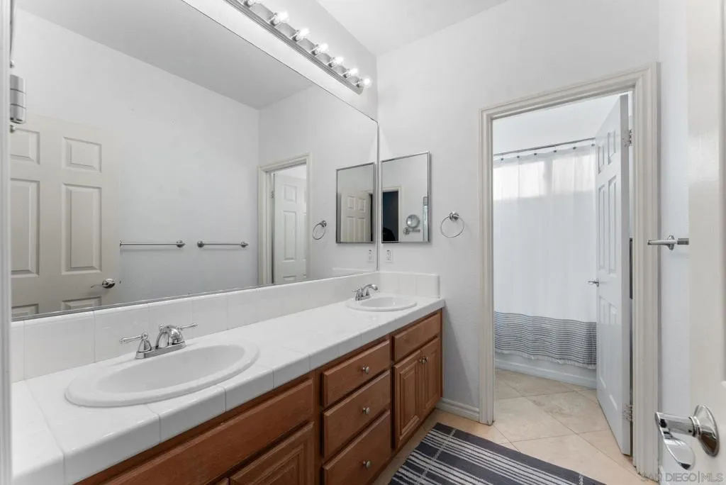 , Chula Vista, California 91914 home-pic-17