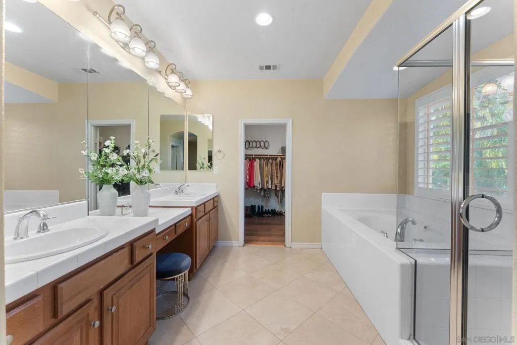 , Chula Vista, California 91914 home-pic-22