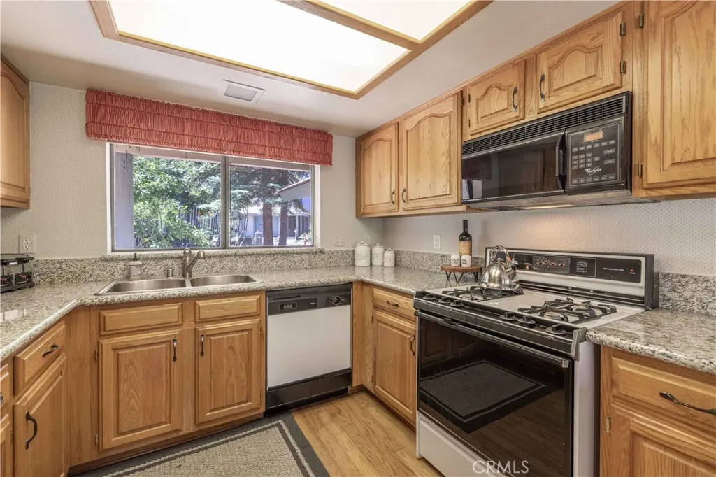 43093 Goldmine Woods, Big Bear Lake, California 92315 home-pic-9