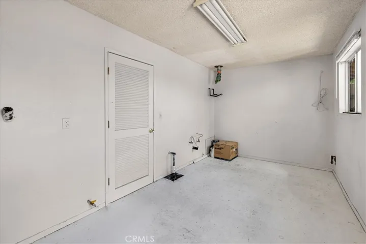 LAUNDRY/UNTILITY ROOM