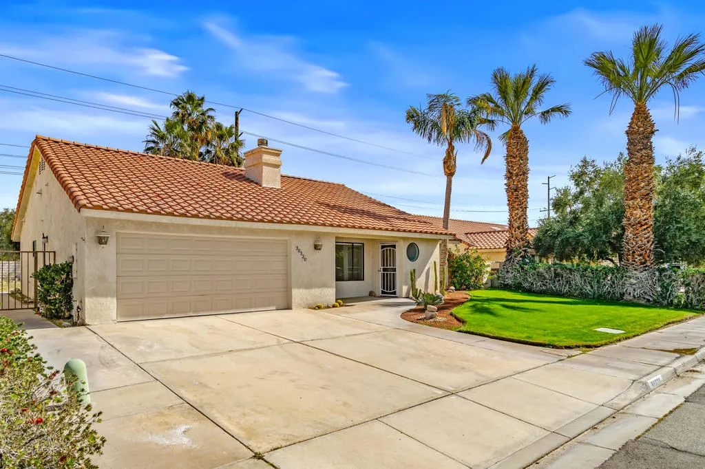 30320 Travis Avenue, Cathedral City, California 92234 home-pic-2
