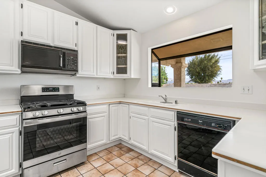 30320 Travis Avenue, Cathedral City, California 92234 home-pic-13