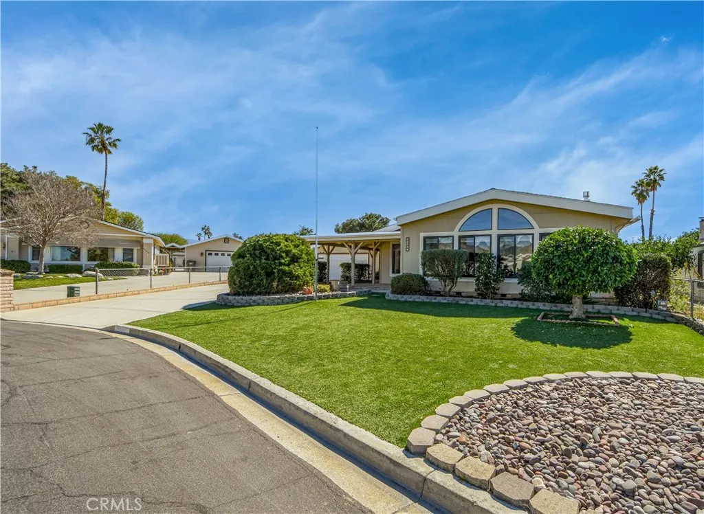 44607 Springwood, Hemet, California 92544 home-pic-1