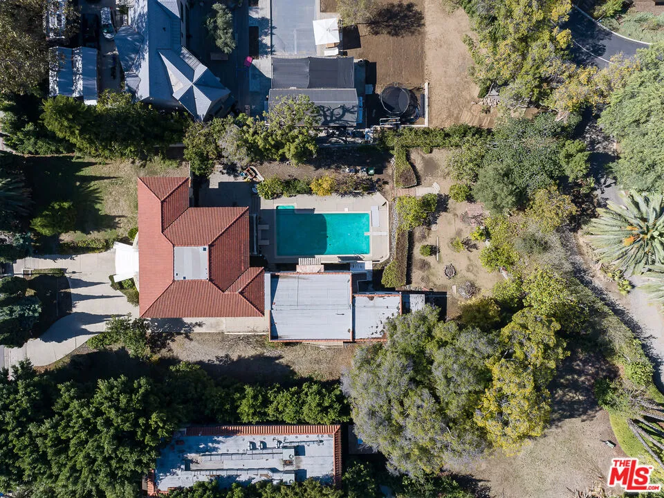 5231 Franklin Avenue, Los Angeles, California 90027 home-pic-2