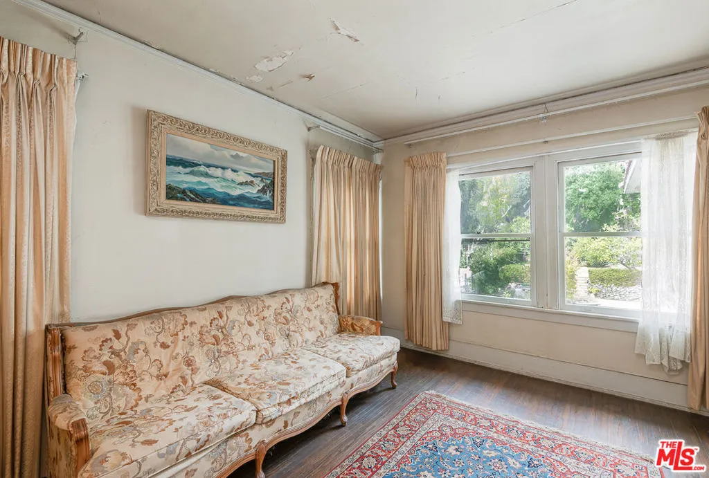 5231 Franklin Avenue, Los Angeles, California 90027 home-pic-17
