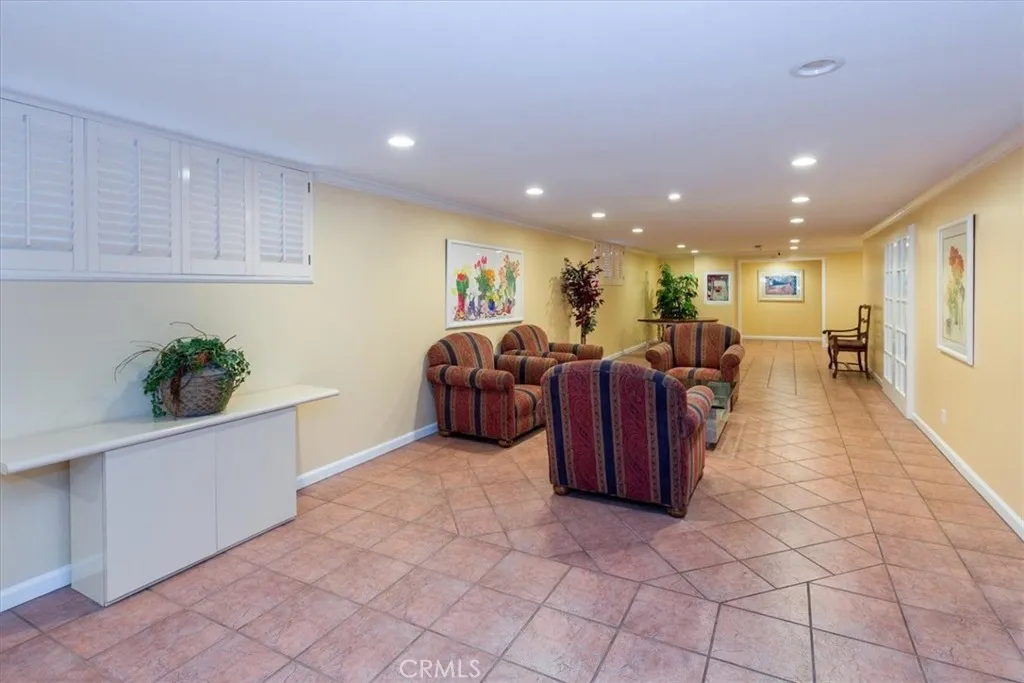 5339 Lindley Unit 207, Tarzana, California 91356 home-pic-3