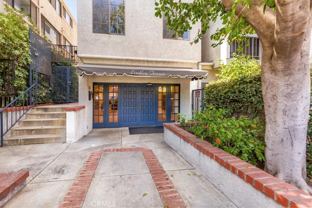 5339 Lindley Unit 207, Tarzana, California 91356 home-pic-2