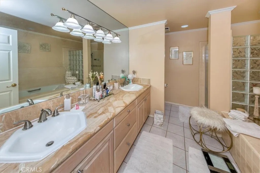 5339 Lindley Unit 207, Tarzana, California 91356 home-pic-8