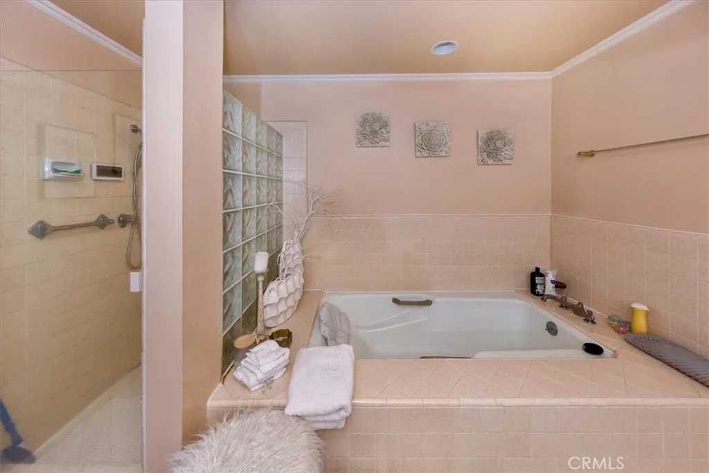 5339 Lindley Unit 207, Tarzana, California 91356 home-pic-9