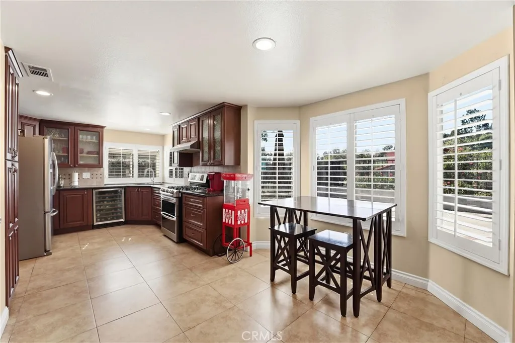 1709 La Mancha, Pomona, California 91768 home-pic-19