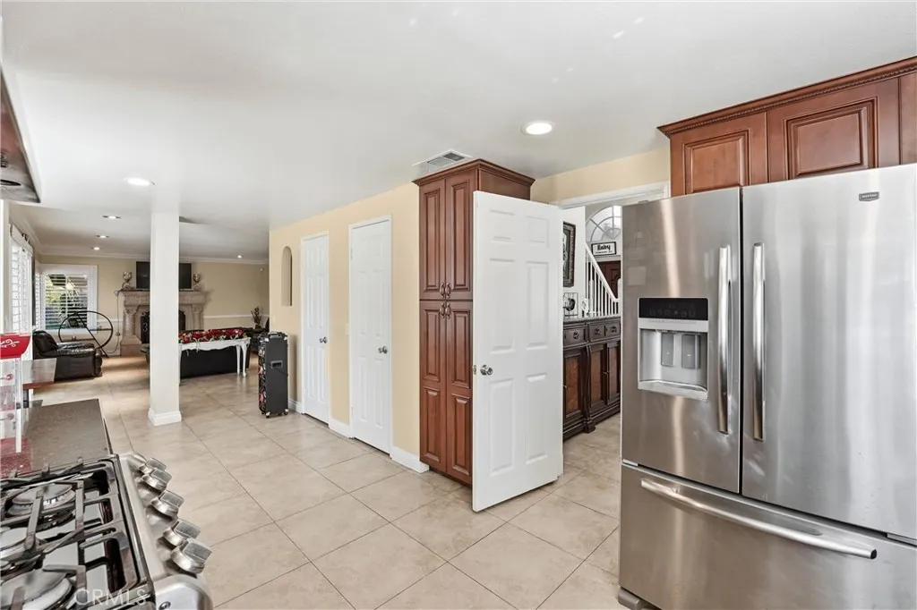 1709 La Mancha, Pomona, California 91768 home-pic-14