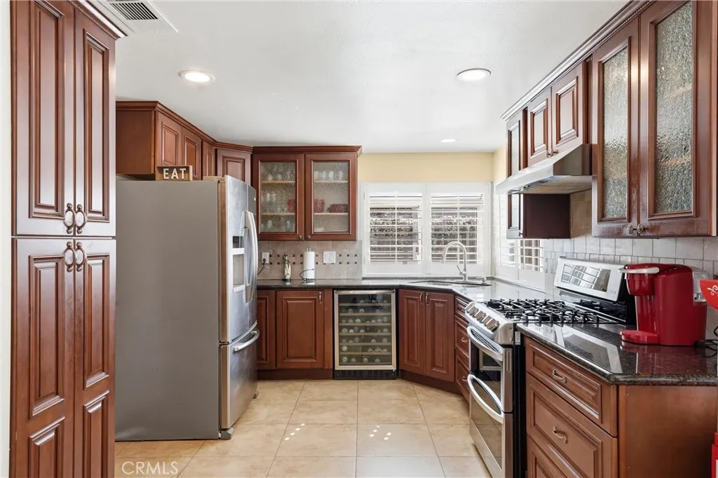 1709 La Mancha, Pomona, California 91768 home-pic-16