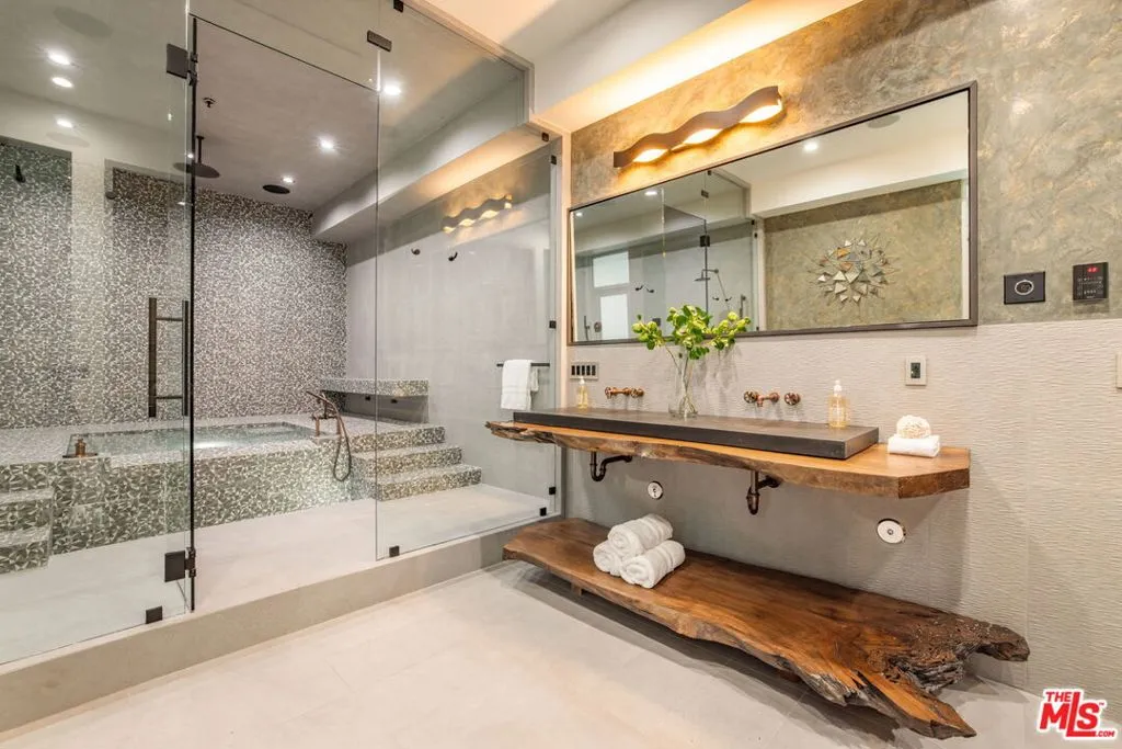 1116 Chantilly Road, Los Angeles, California 90077 home-pic-17