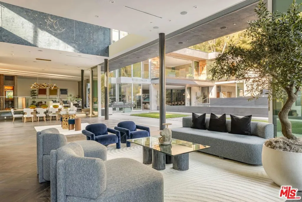 1116 Chantilly Road, Los Angeles, California 90077 home-pic-7