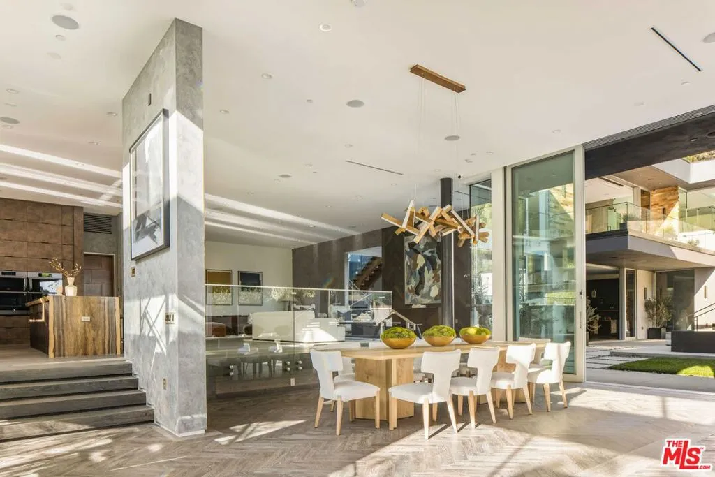 1116 Chantilly Road, Los Angeles, California 90077 home-pic-8