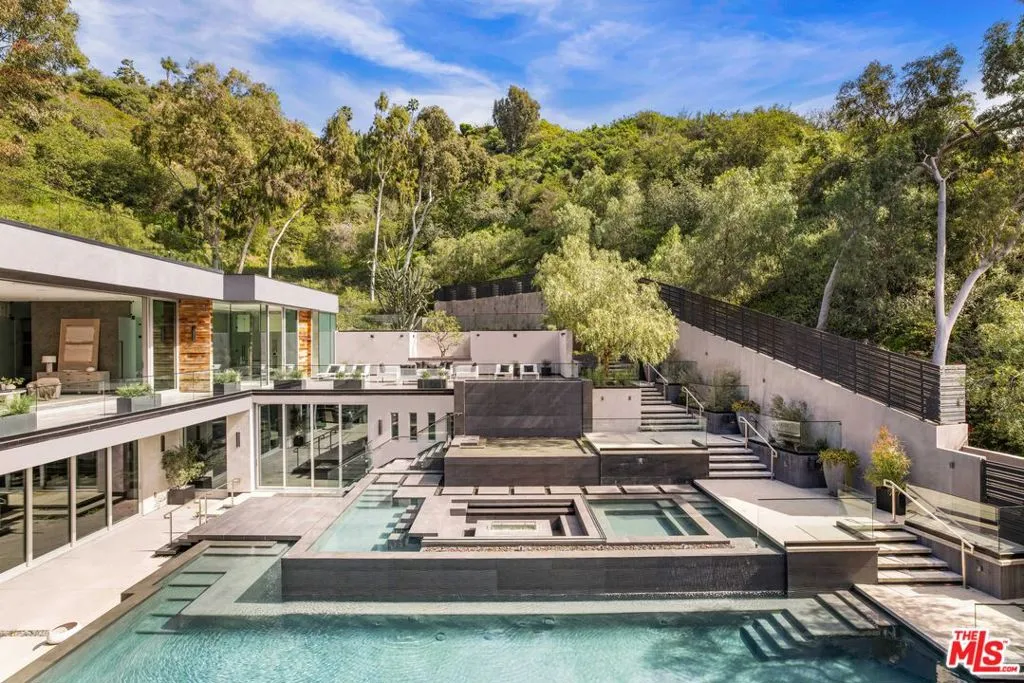 1116 Chantilly Road, Los Angeles, California 90077 home-pic-32
