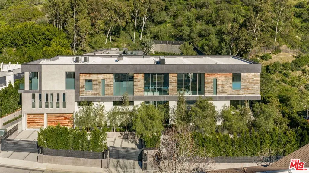 1116 Chantilly Road, Los Angeles, California 90077 home-pic-39