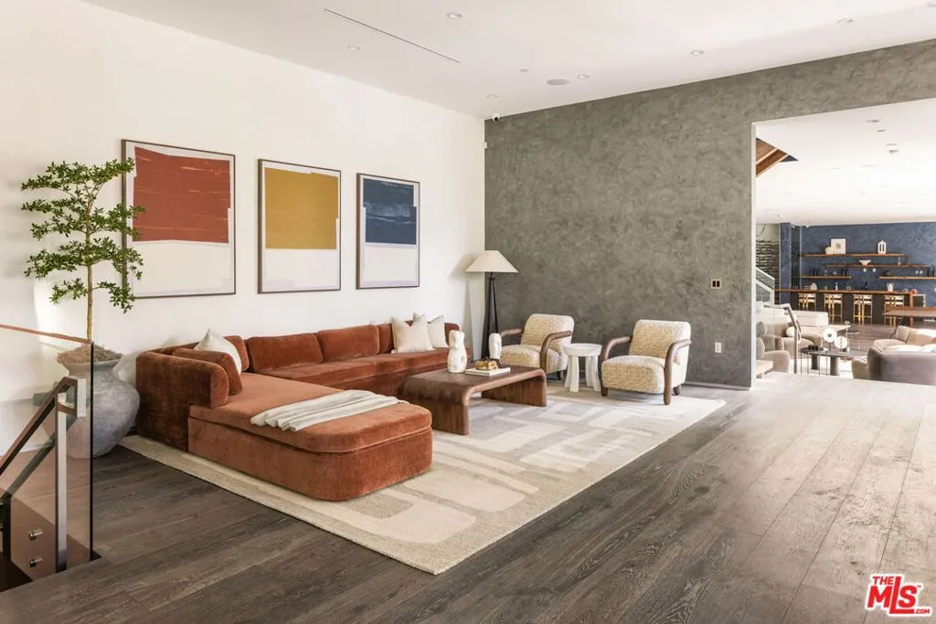1116 Chantilly Road, Los Angeles, California 90077 home-pic-11