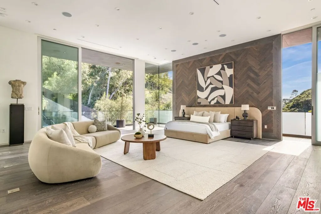 1116 Chantilly Road, Los Angeles, California 90077 home-pic-31
