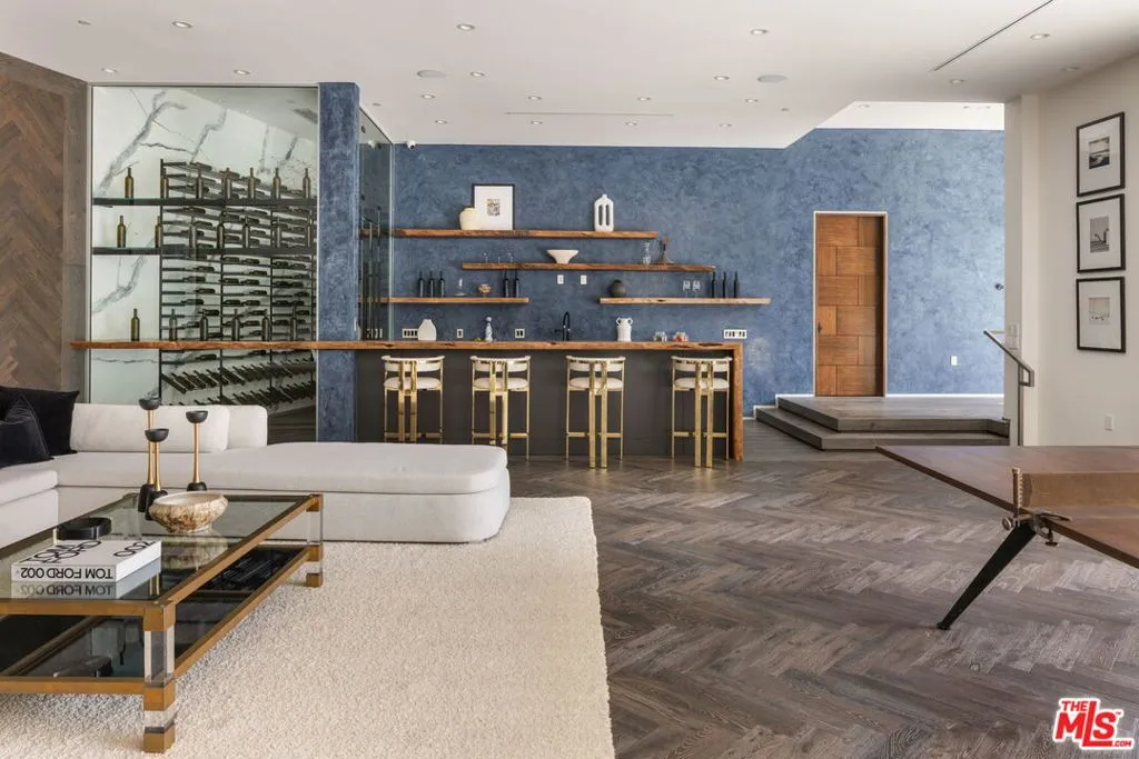 1116 Chantilly Road, Los Angeles, California 90077 home-pic-14