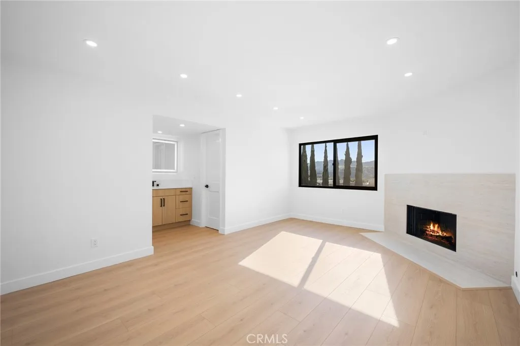 1162 Winchester Avenue K, Glendale, California 91201 home-pic-20