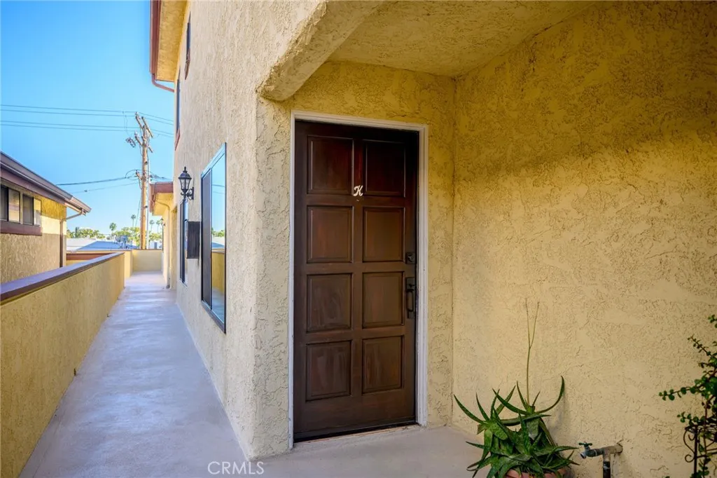 1162 Winchester Avenue K, Glendale, California 91201 home-pic-3