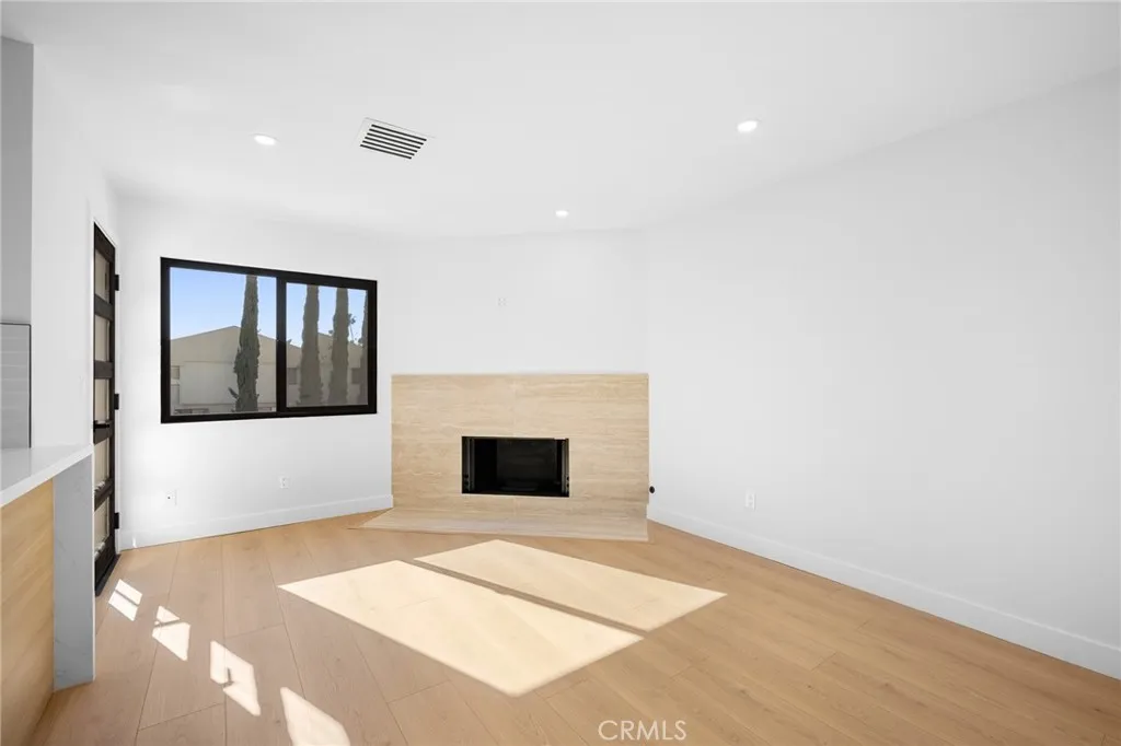 1162 Winchester Avenue K, Glendale, California 91201 home-pic-11
