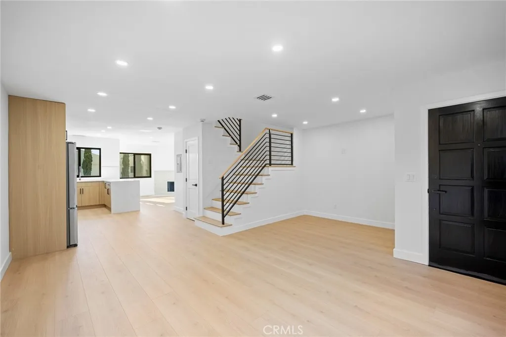 1162 Winchester Avenue K, Glendale, California 91201 home-pic-5