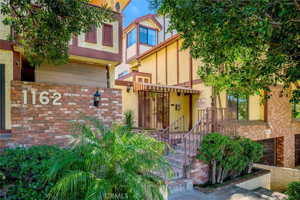 1162 Winchester Avenue K, Glendale, California 91201 home-pic-2