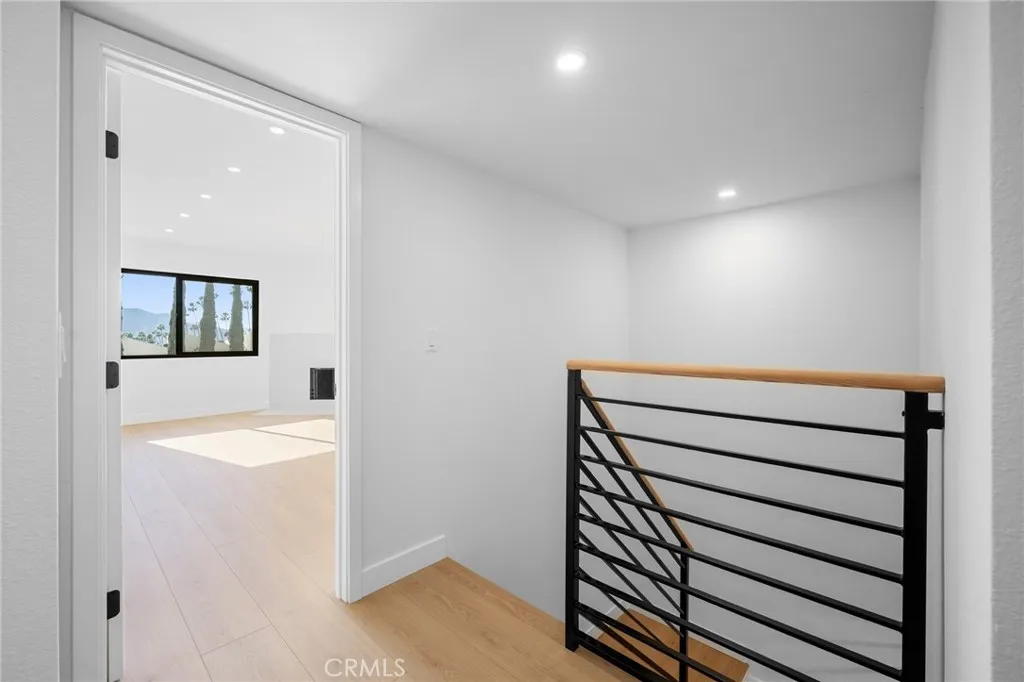 1162 Winchester Avenue K, Glendale, California 91201 home-pic-18