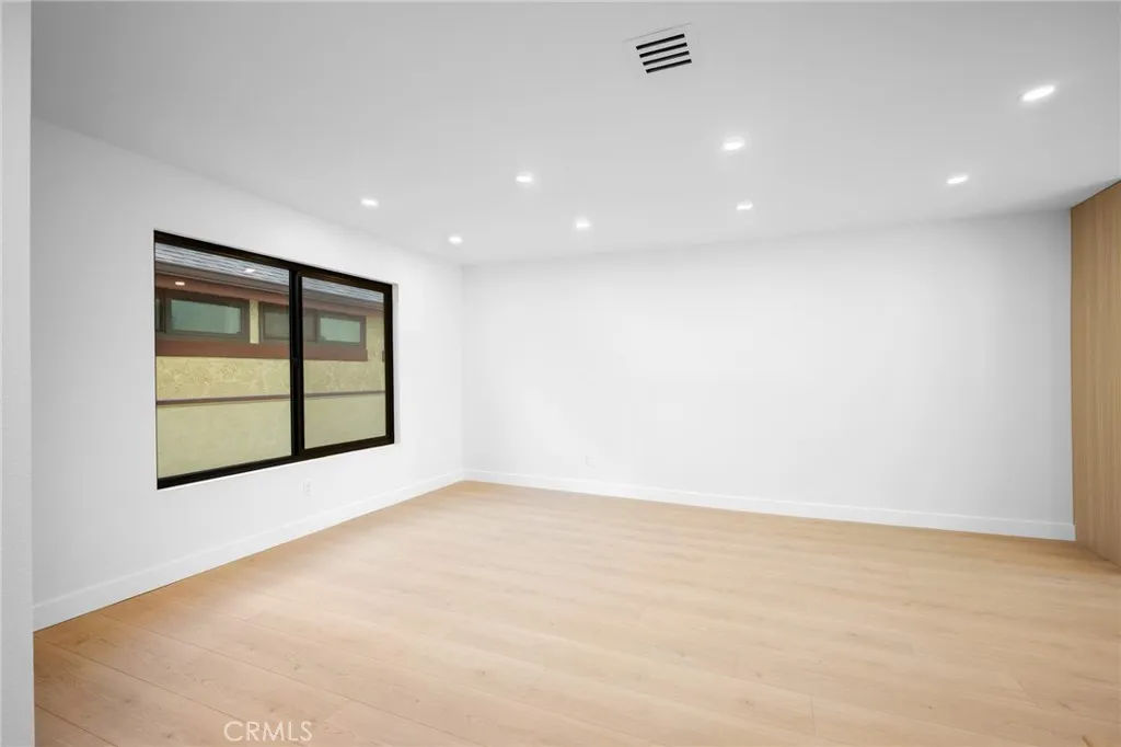 1162 Winchester Avenue K, Glendale, California 91201 home-pic-7