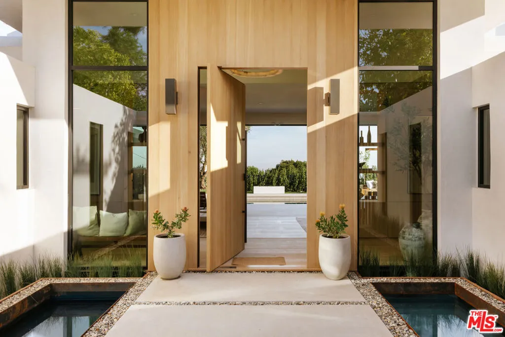 854 Glenmere Way, Los Angeles, California 90049 home-pic-4