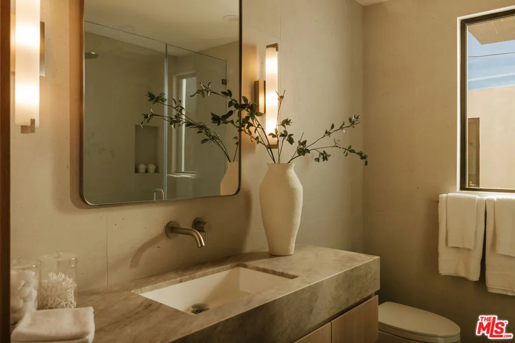 854 Glenmere Way, Los Angeles, California 90049 home-pic-21
