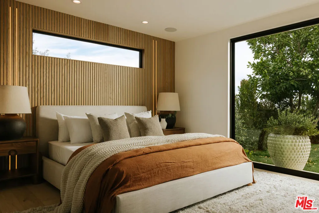 854 Glenmere Way, Los Angeles, California 90049 home-pic-13