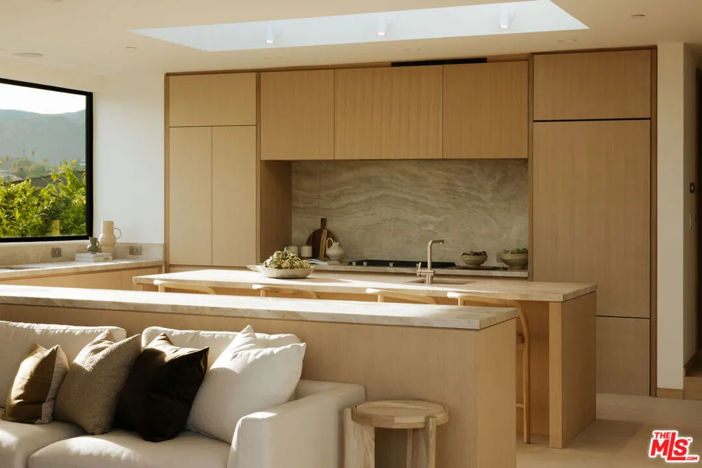 854 Glenmere Way, Los Angeles, California 90049 home-pic-11