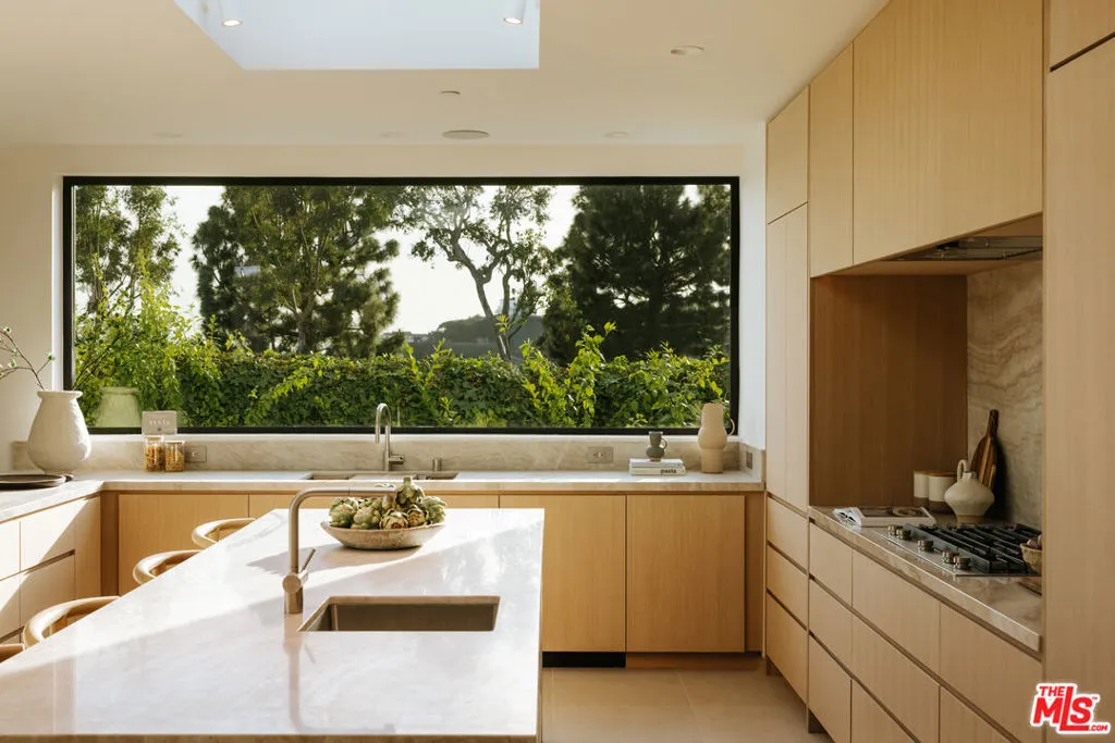 854 Glenmere Way, Los Angeles, California 90049 home-pic-12