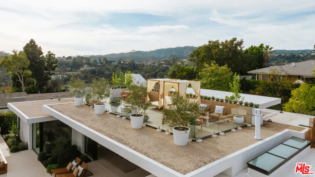 854 Glenmere Way, Los Angeles, California 90049 home-pic-26