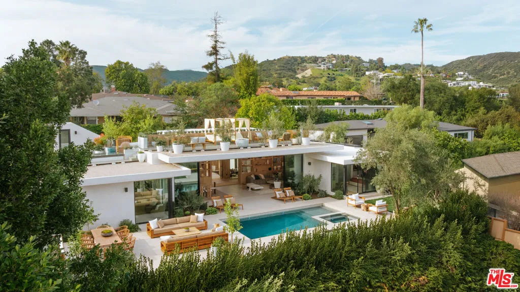 854 Glenmere Way, Los Angeles, California 90049 home-pic-1