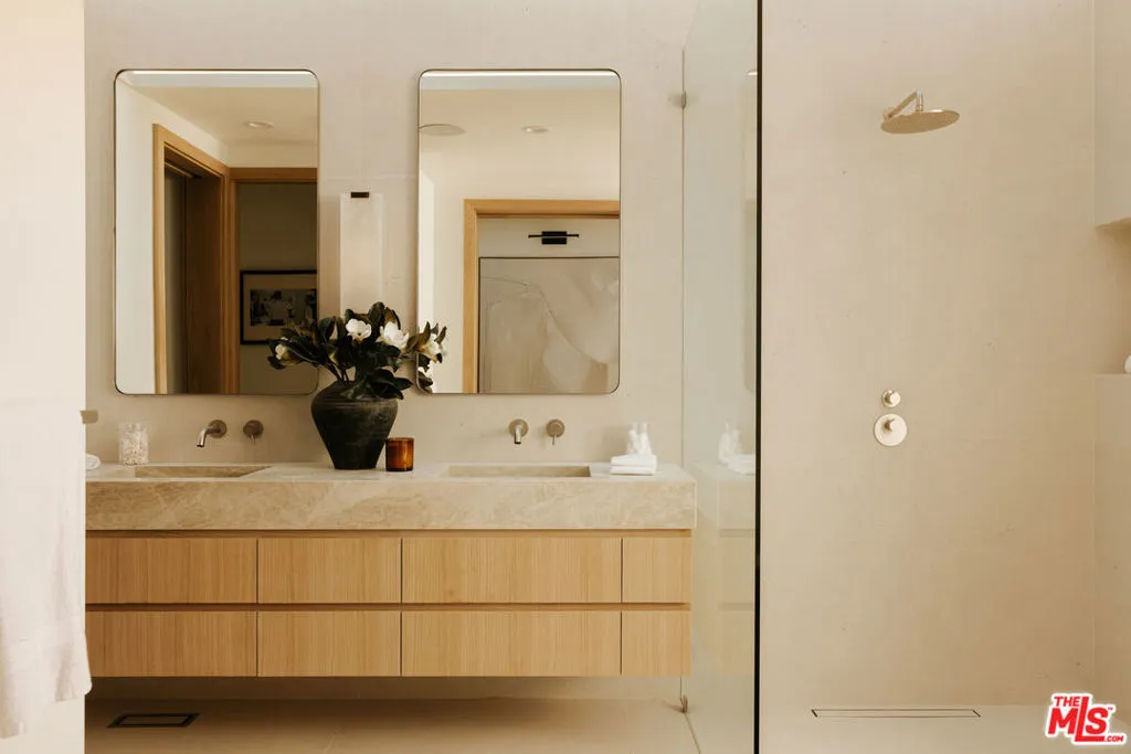 854 Glenmere Way, Los Angeles, California 90049 home-pic-15