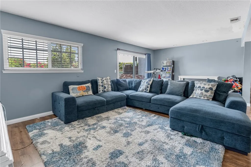 536 N Del Sol Lane, Diamond Bar, California 91765 home-pic-11
