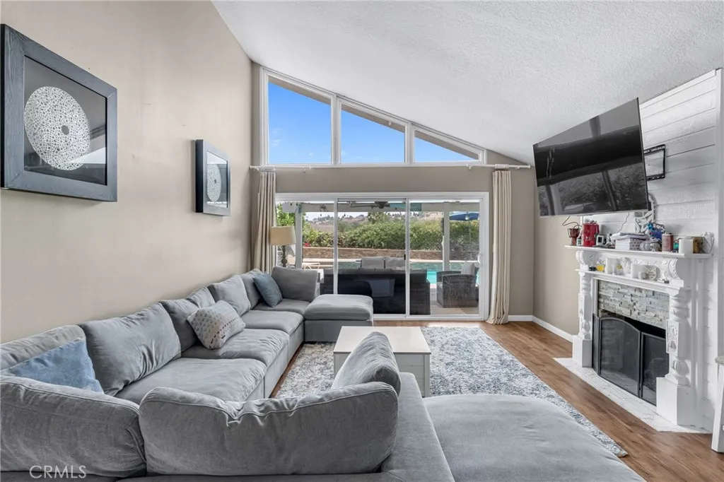 536 N Del Sol Lane, Diamond Bar, California 91765 home-pic-3