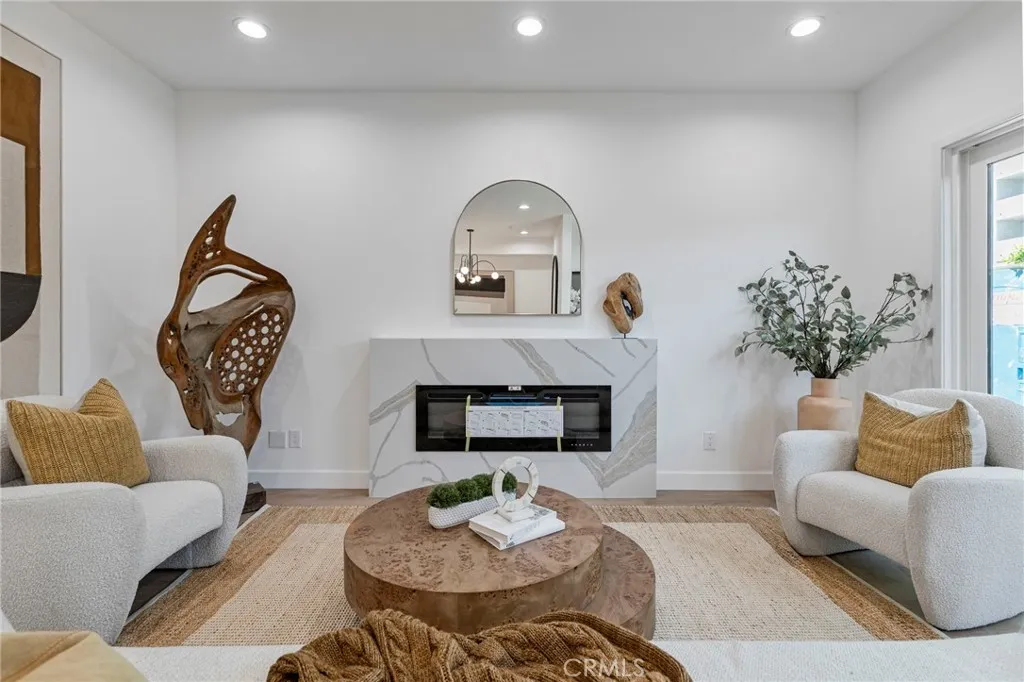 1014 W 223rd Street 1, Torrance, California 90502 home-pic-6