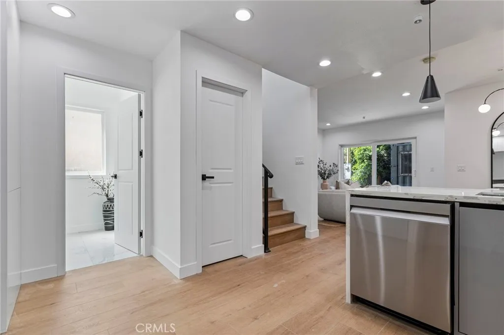 1014 W 223rd Street 1, Torrance, California 90502 home-pic-13