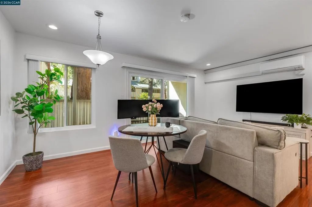 2724 2724 Oak Rd 86, Walnut Creek, California 94597 home-pic-12