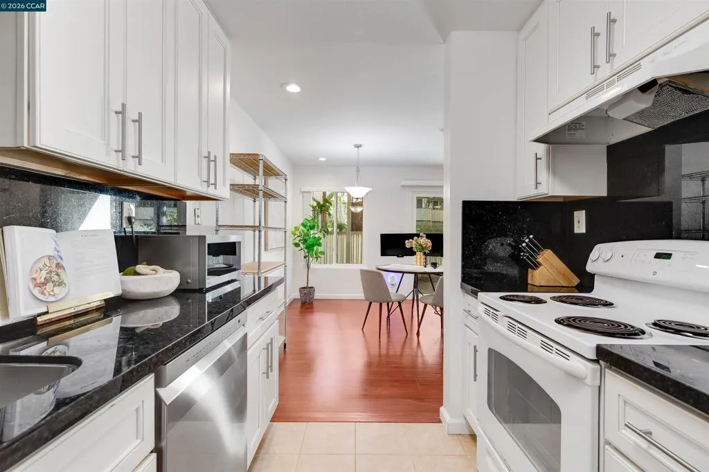 2724 2724 Oak Rd 86, Walnut Creek, California 94597 home-pic-24