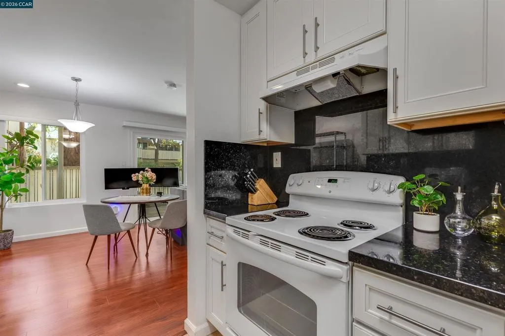 2724 2724 Oak Rd 86, Walnut Creek, California 94597 home-pic-27