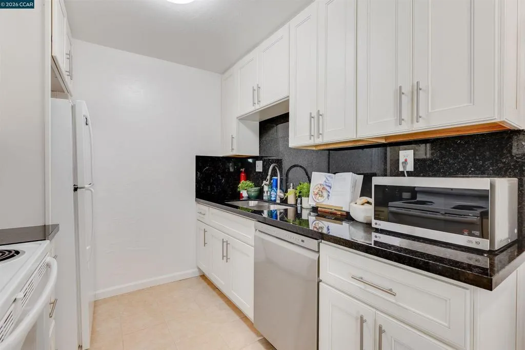 2724 2724 Oak Rd 86, Walnut Creek, California 94597 home-pic-23