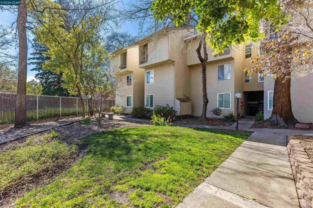 2724 2724 Oak Rd 86, Walnut Creek, California 94597 home-pic-2